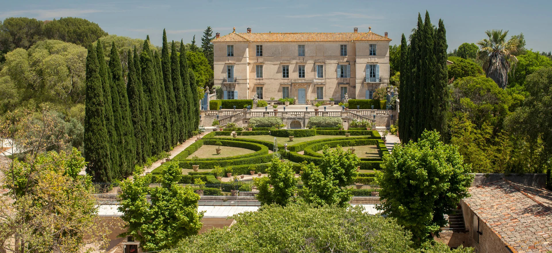 Vue panoramique du Château de Flaugergues et ses jardins classés près de Montpellier, Hérault