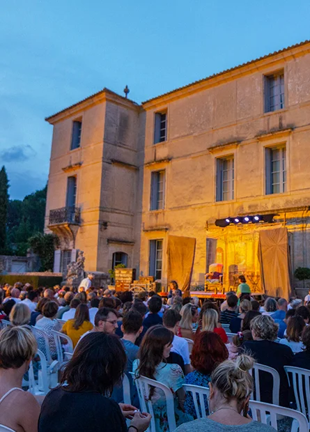 Concert de musique classique avec soprano et pianiste au Château de Flaugergues Hérault pour mariages