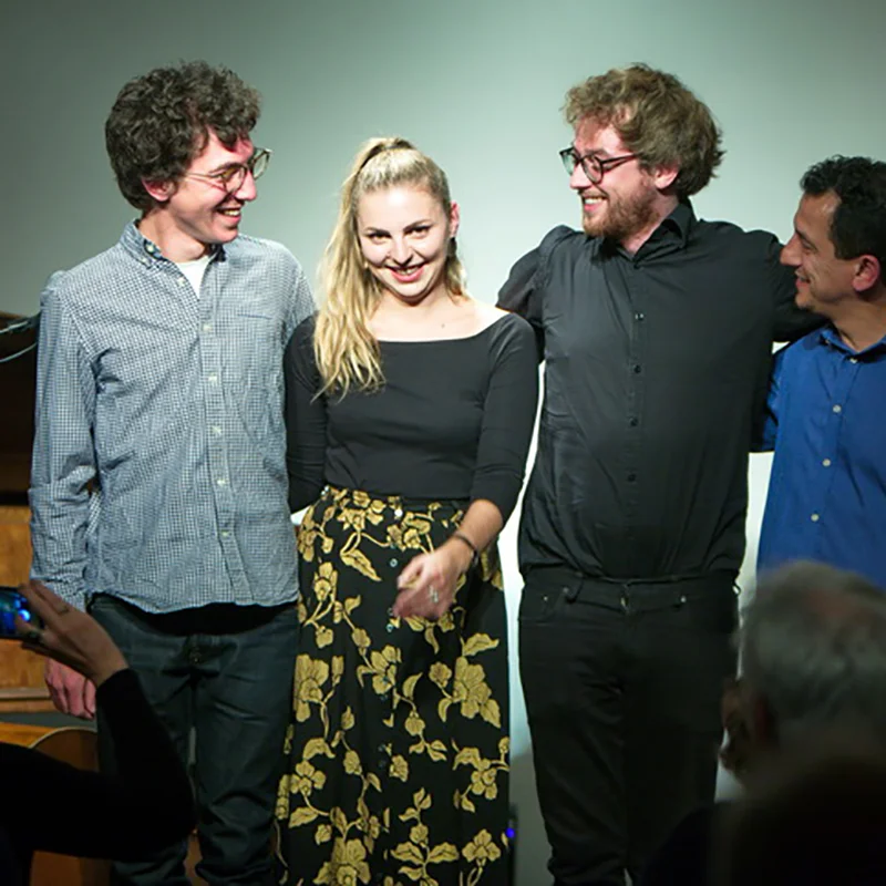 Groupe de quatre musiciens après leur concert lors d'un mariage au Domaine de la Tour, Hérault