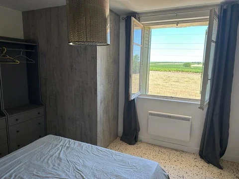 Façade principale en pierres du Domaine Les Barrettes Agde, mas héraultais pour mariage dans l'Hérault