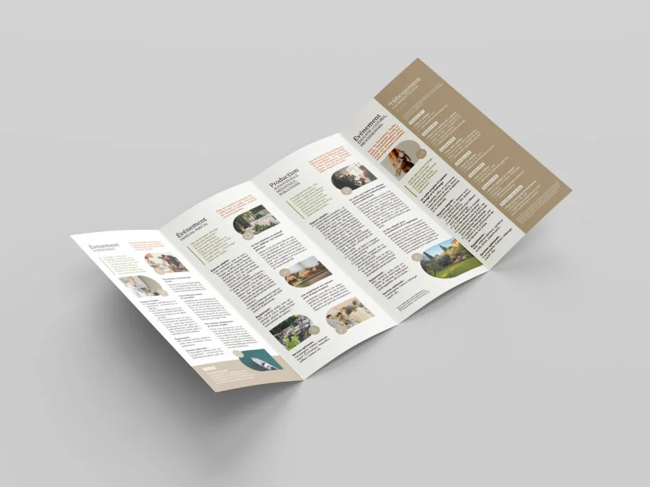 Brochure événementielle La Bastide Castella domaine mariage Hérault - dépliant 4 volets beige