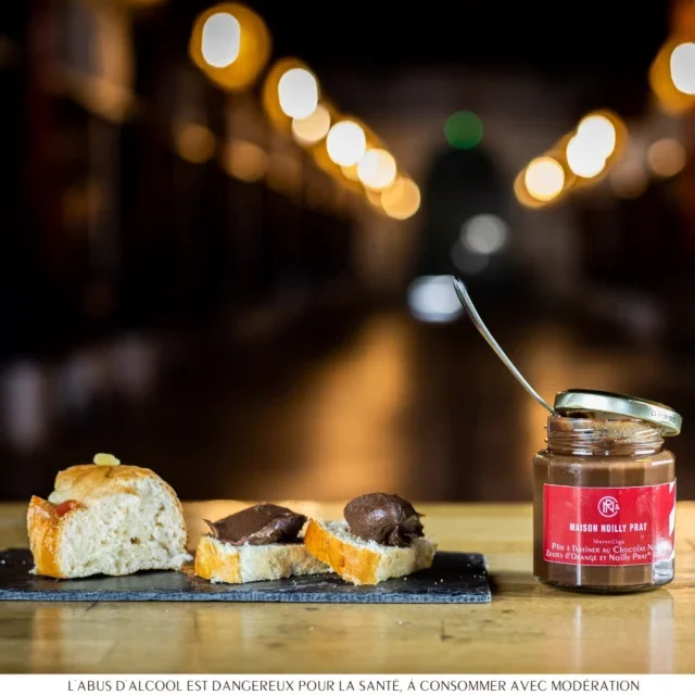Pâte à tartiner chocolat, orange et Noilly Prat de la Maison Noilly Prat à Marseillan, Hérault, sous les guirlandes