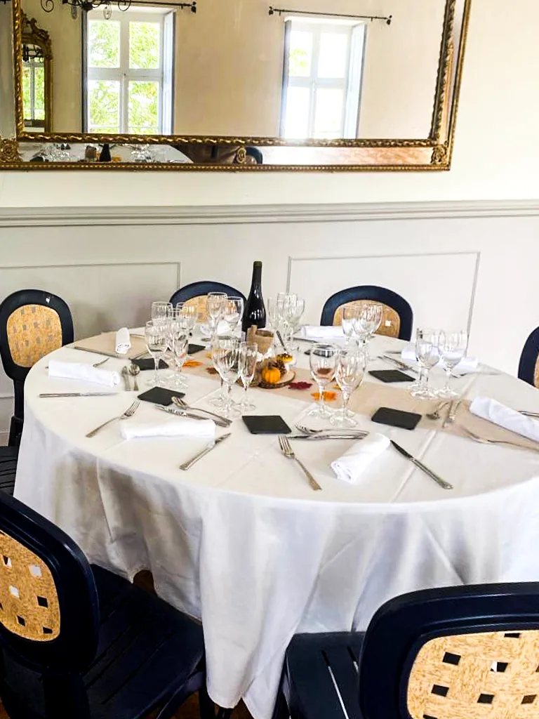 Table de réception dressée au Domaine de la Galinière à Béziers