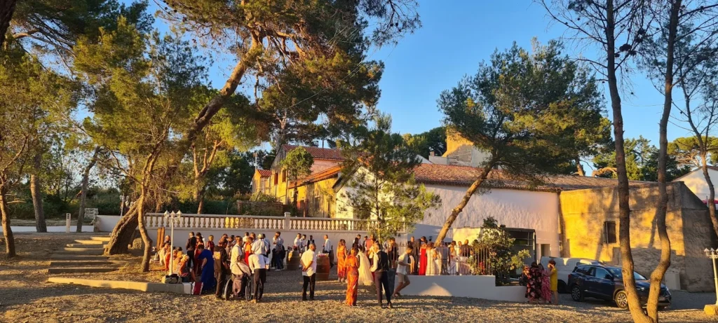 Réception en plein air dans le parc et la pinède du Domaine des Hautes Vignes à Béziers