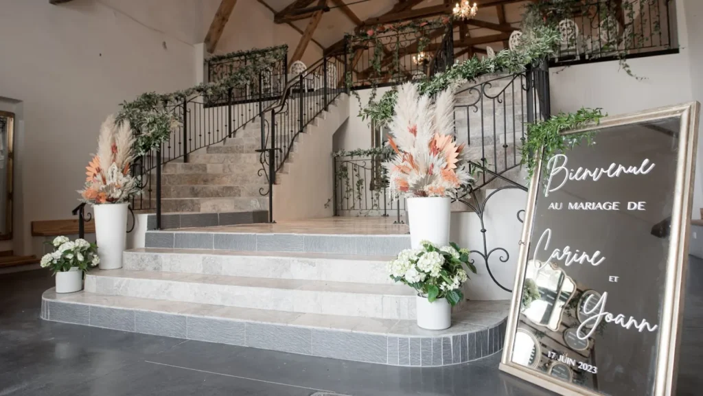 Salle voûtée en pierre décorée pour un mariage au Domaine des Hautes Vignes à Béziers