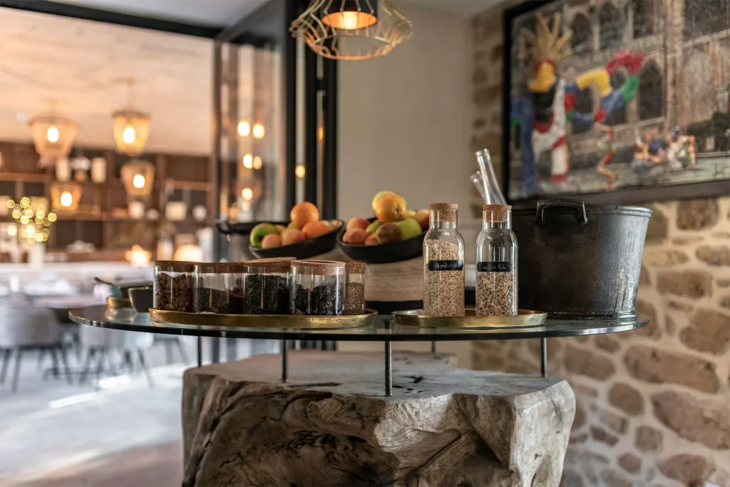 Salle du restaurant gastronomique La Folie au Domaine Tarbouriech à Marseillan