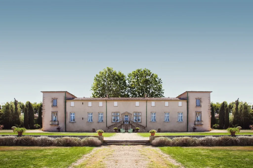 Façade du château du XVIIe siècle de la Seigneurie de Peyrat à Pézenas