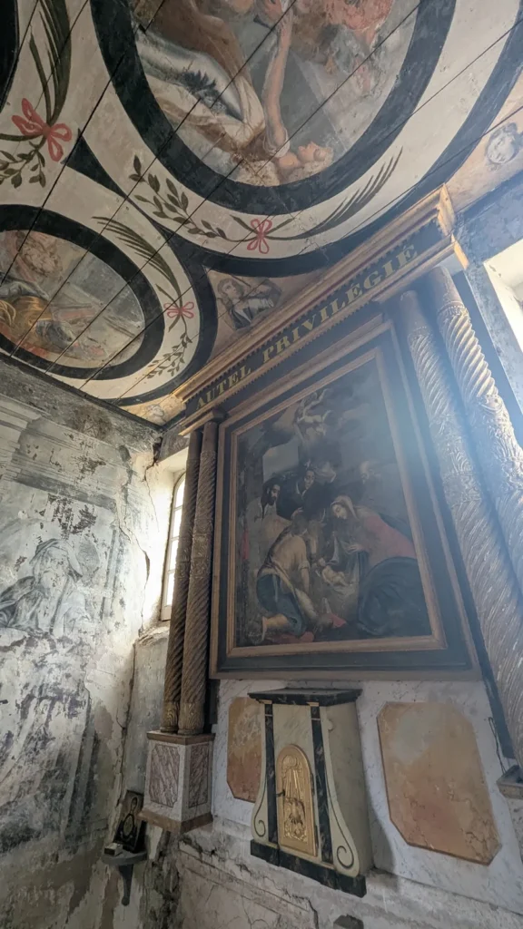 Plafond à fresques d'une salle historique de la Seigneurie de Peyrat à Pézenas