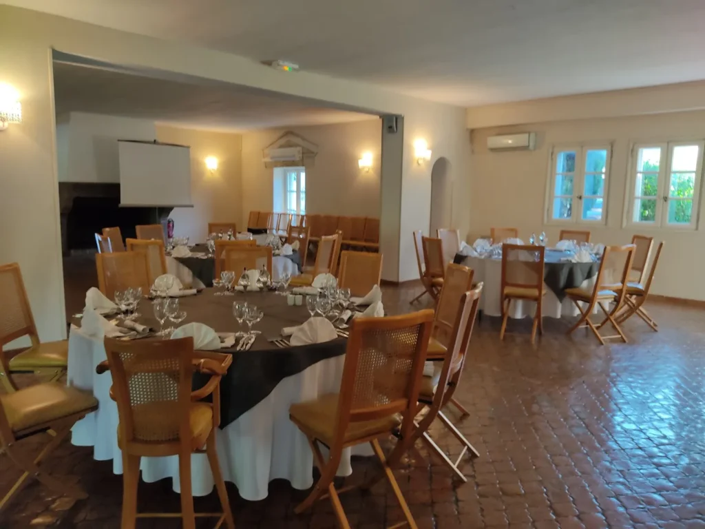 Moulin Gazay vue ensemble mariage Nîmes