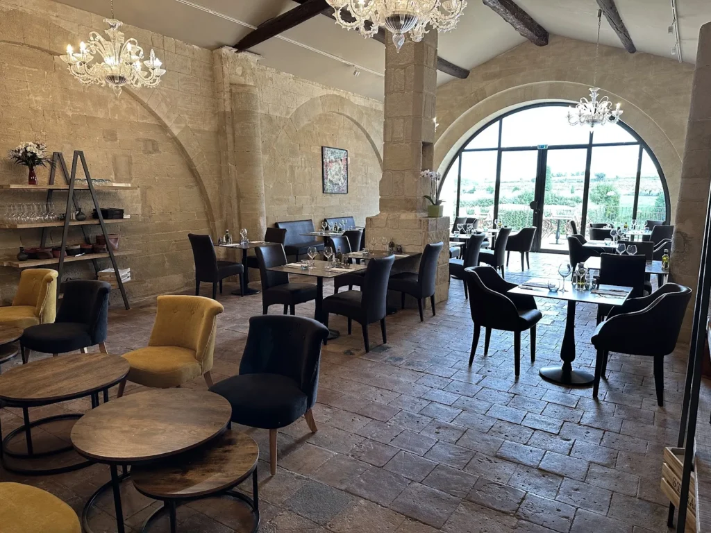 Domaine du Prieuré d'Estagel - Terrasse à Saint gilles